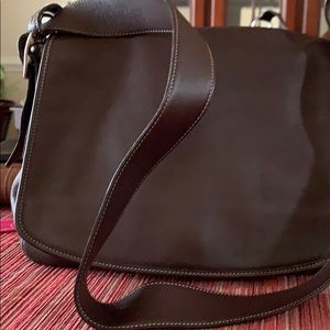Vintage soft leather Coach shoulder bag.